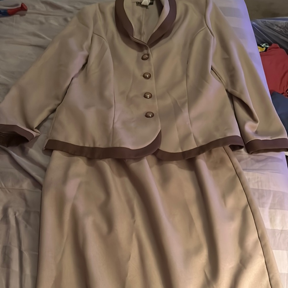 Vintage Ladies Skirt Set